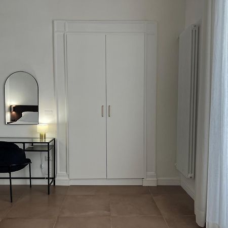 Domus Delia Luxury Apartment Napels Buitenkant foto