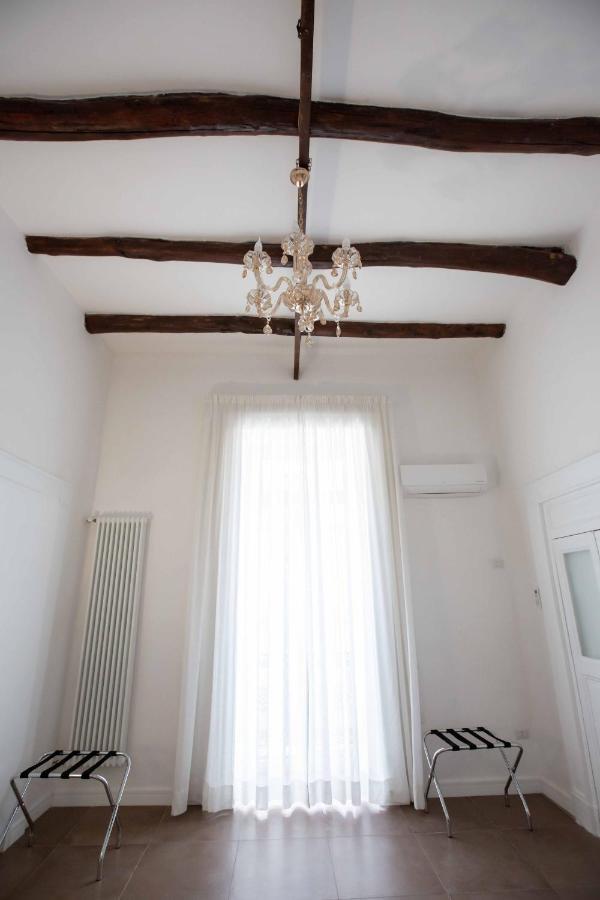 Domus Delia Luxury Apartment Napels Buitenkant foto