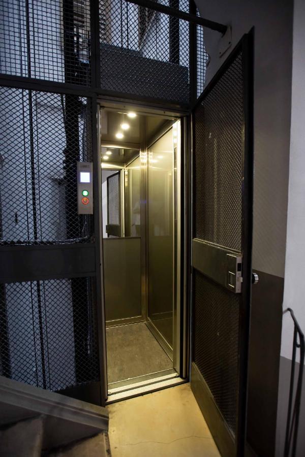 Domus Delia Luxury Apartment Napels Buitenkant foto