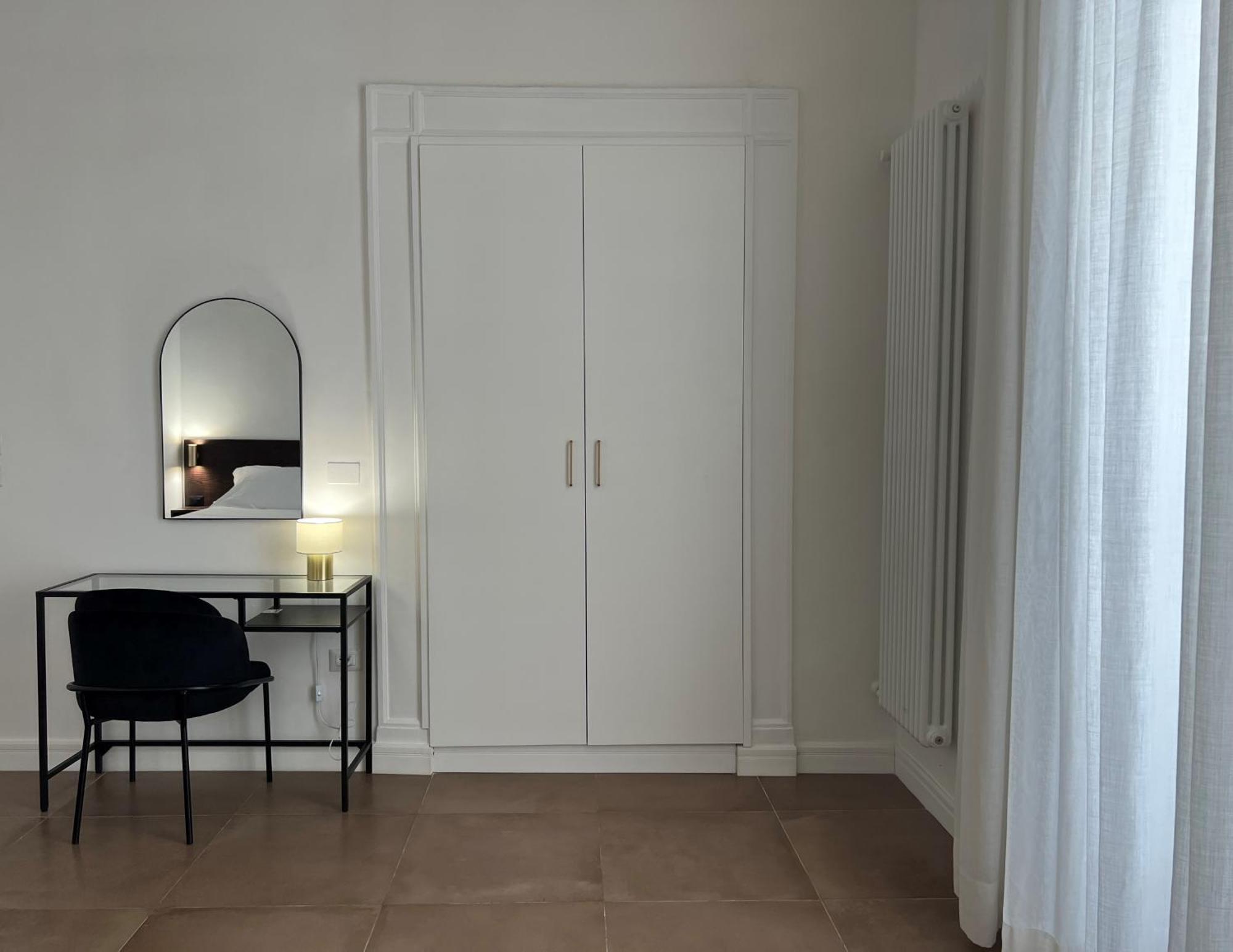 Domus Delia Luxury Apartment Napels Buitenkant foto